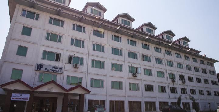 Hotel Pamposh Srīnagar Dış mekan fotoğraf