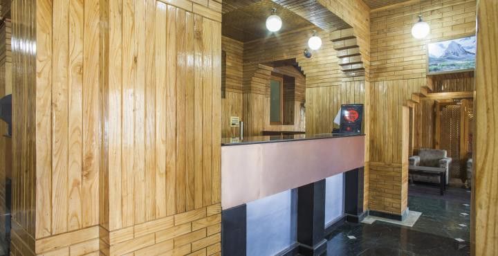 Hotel Pamposh Srīnagar Dış mekan fotoğraf
