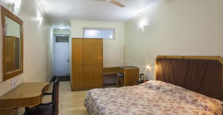 Hotel Pamposh Srīnagar Dış mekan fotoğraf
