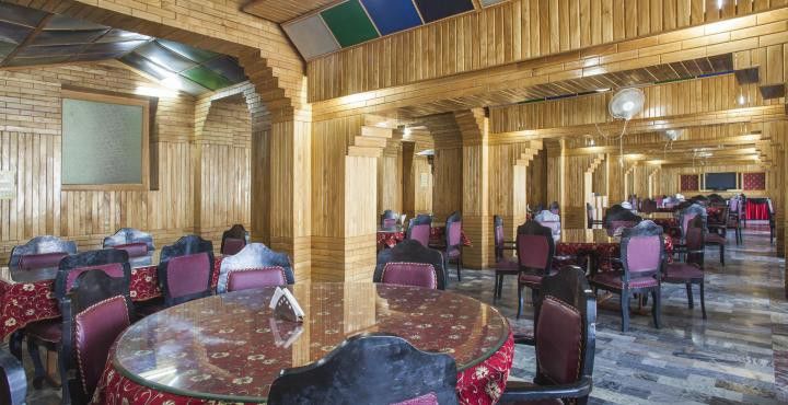 Hotel Pamposh Srīnagar Dış mekan fotoğraf